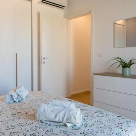 Siracusa Bright X4 With Balcony Syrakuzy