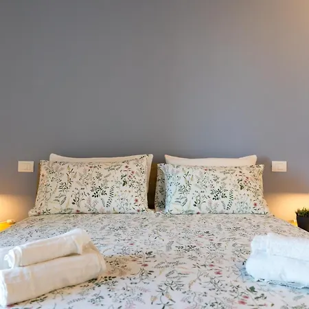Siracusa Bright X4 With Balcony * Syrakuzy