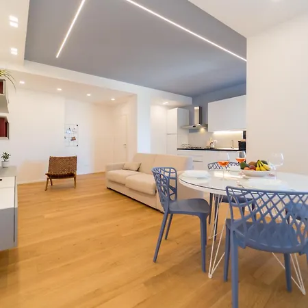 Siracusa Bright X4 With Balcony * Syracuse